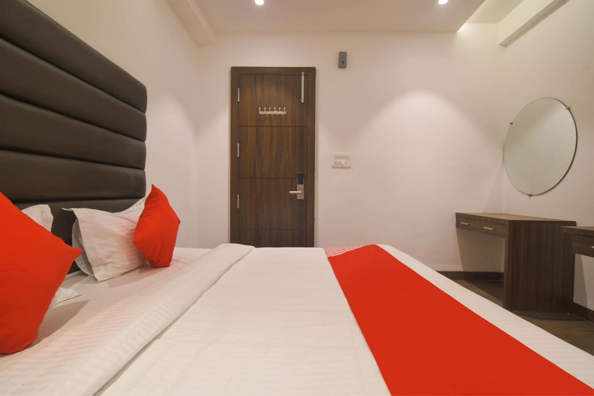 Hotel O Rudraksh Индаур Экстерьер фото