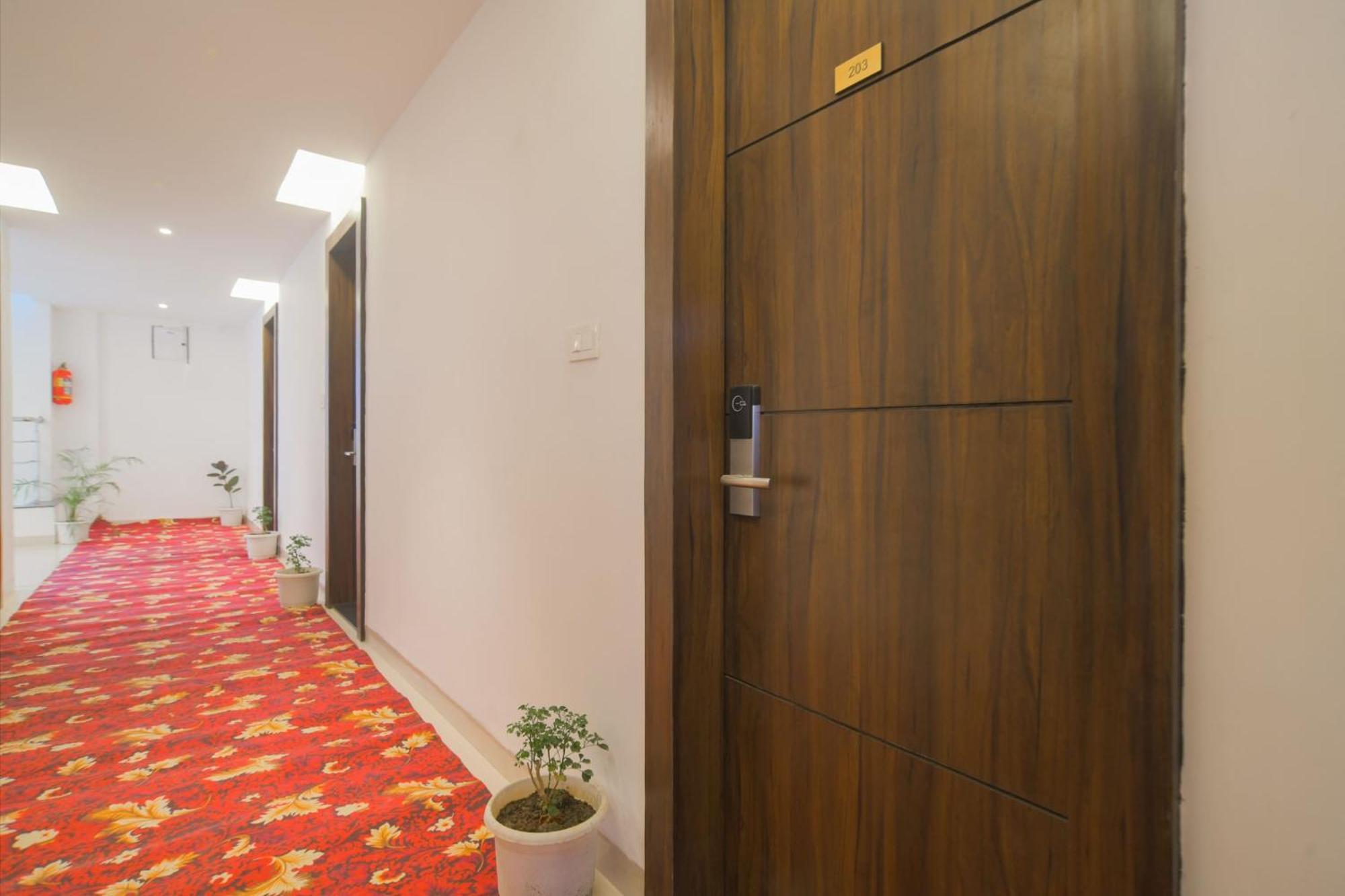 Hotel O Rudraksh Индаур Экстерьер фото