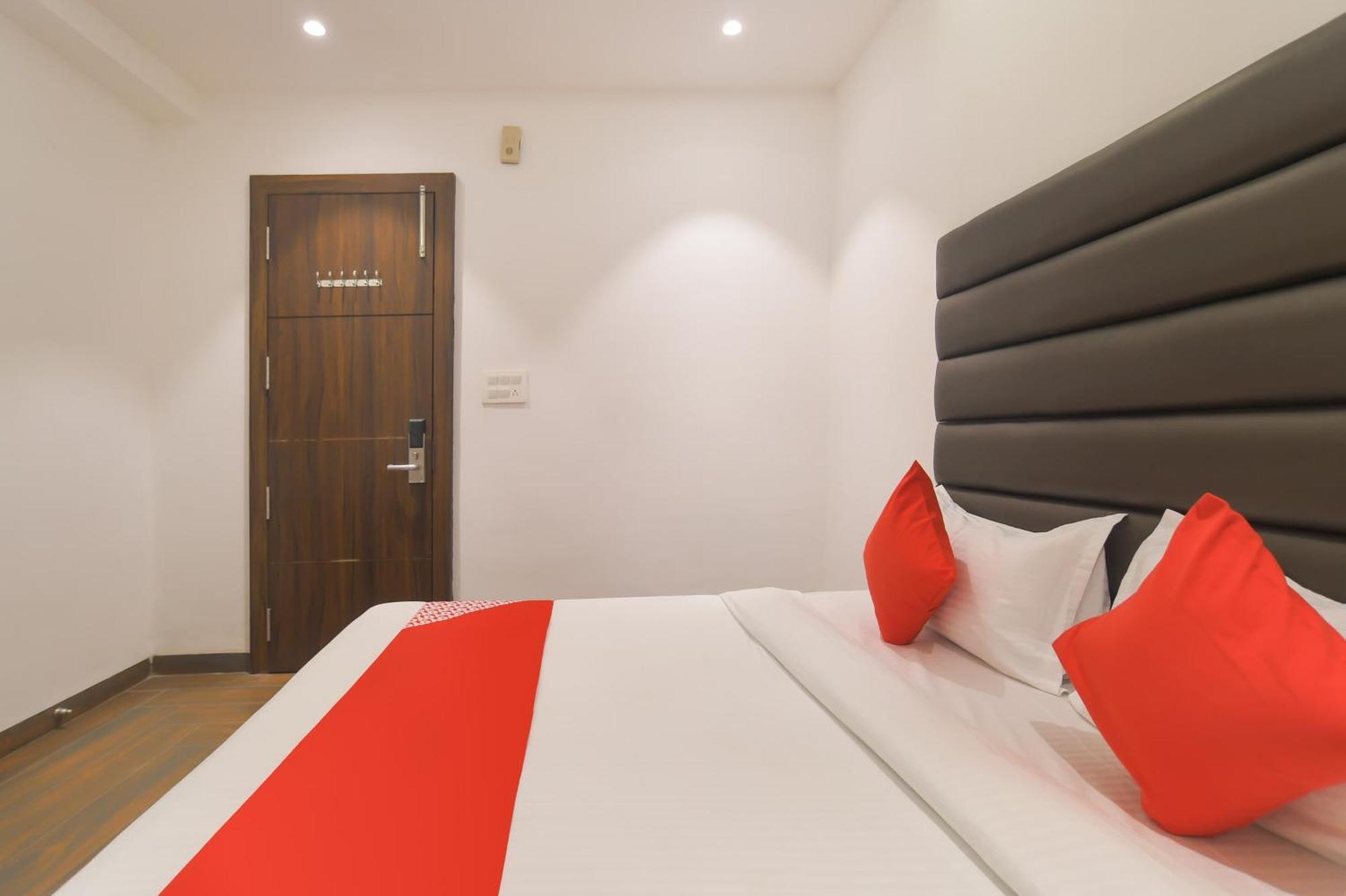 Hotel O Rudraksh Индаур Экстерьер фото